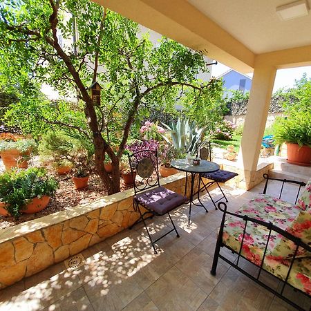 שיבניק Apartment Tonka מראה חיצוני תמונה