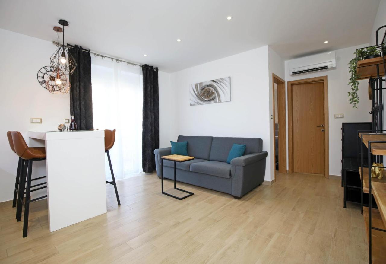 שיבניק Apartment Tonka מראה חיצוני תמונה