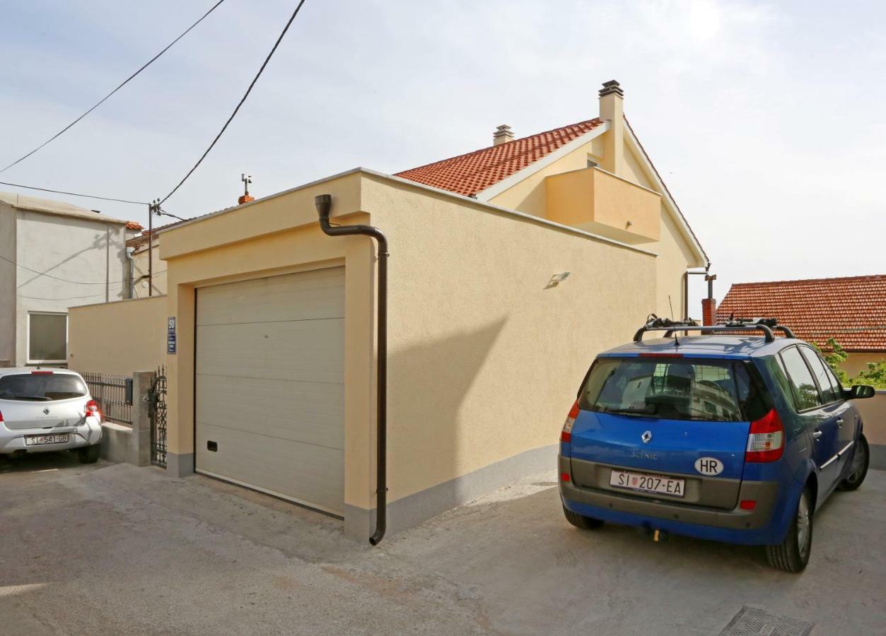שיבניק Apartment Tonka מראה חיצוני תמונה