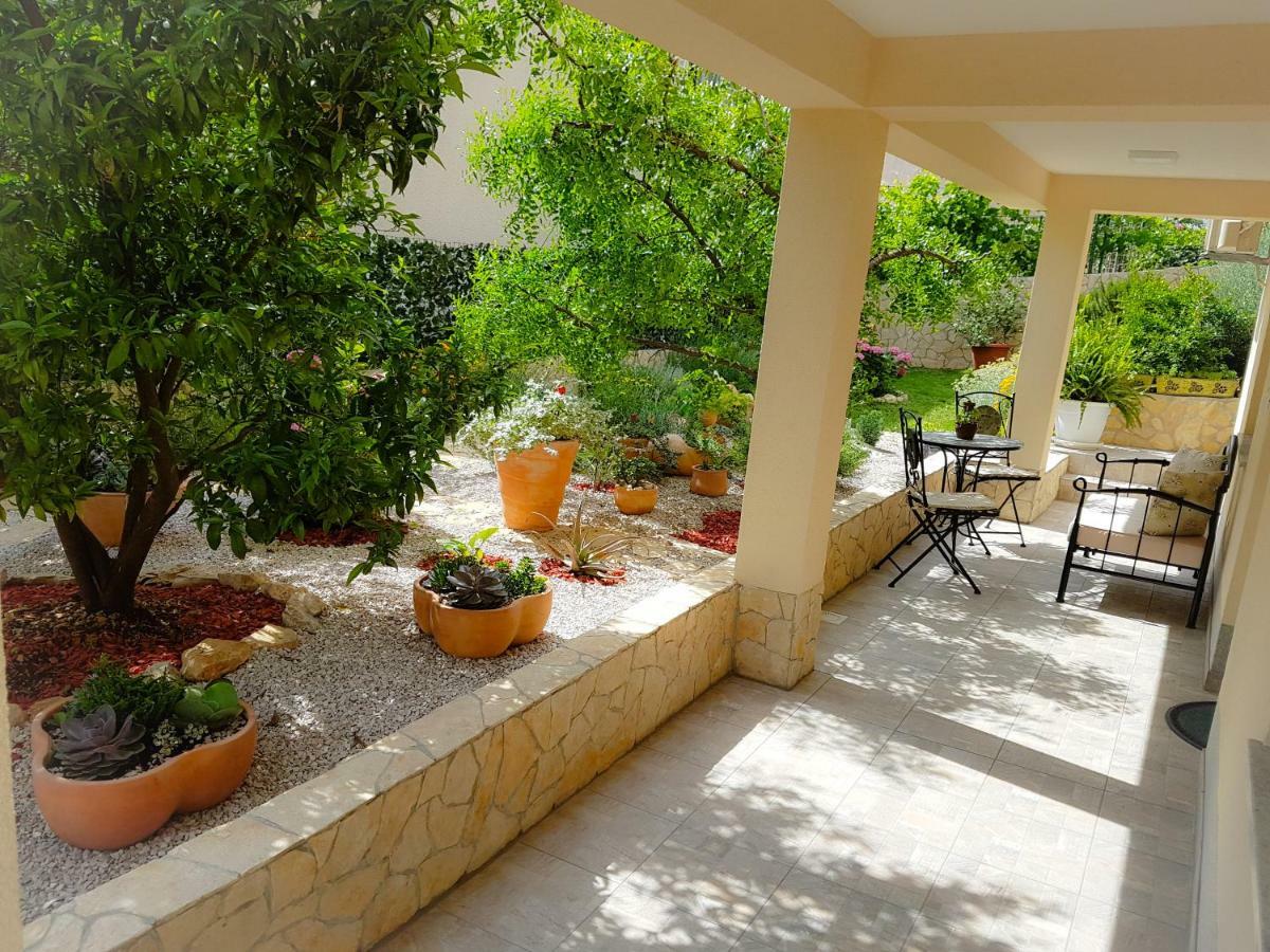 שיבניק Apartment Tonka מראה חיצוני תמונה